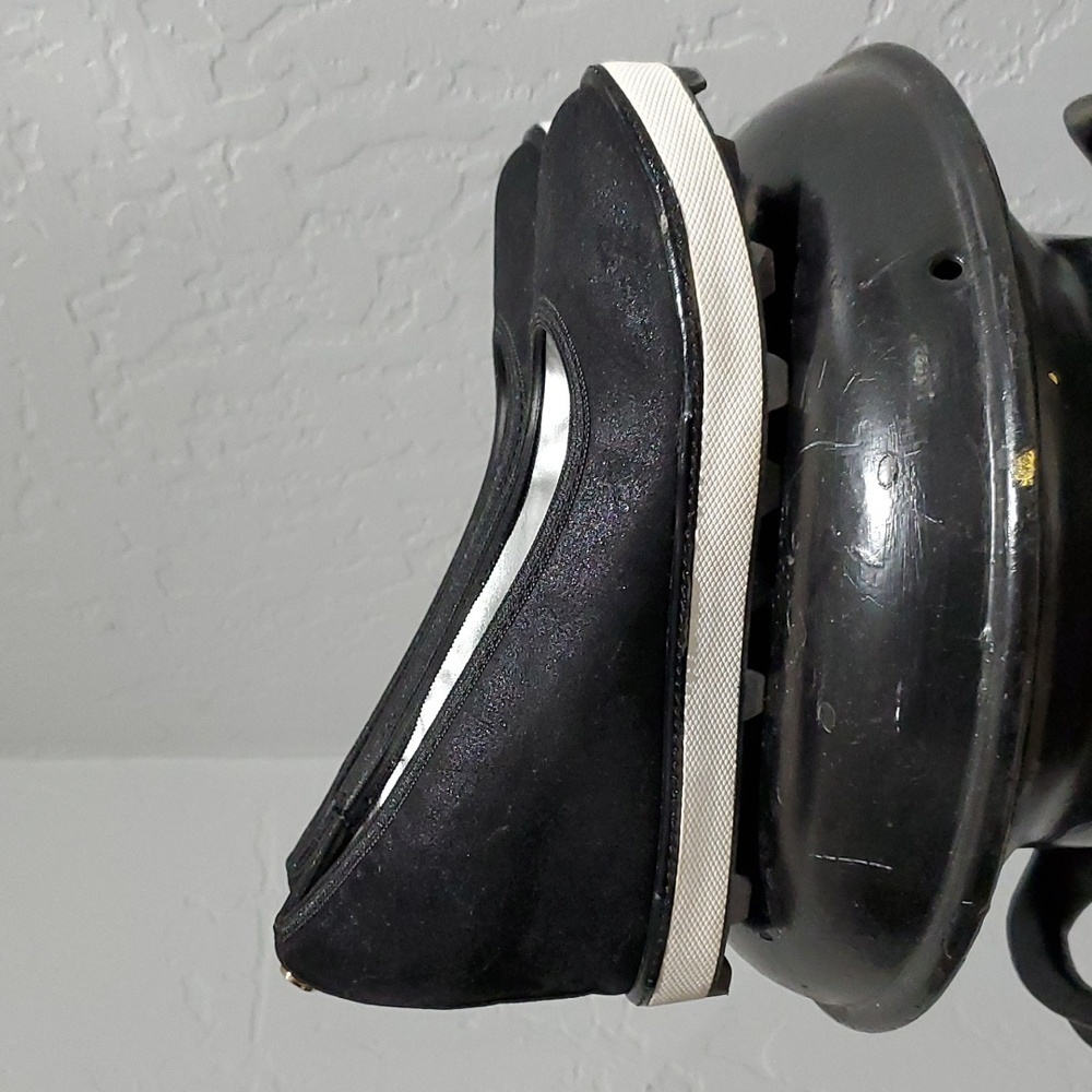 STUART WEITZMAN ARIANA CLARE BLACK SUEDE WEDGES SIZE 2